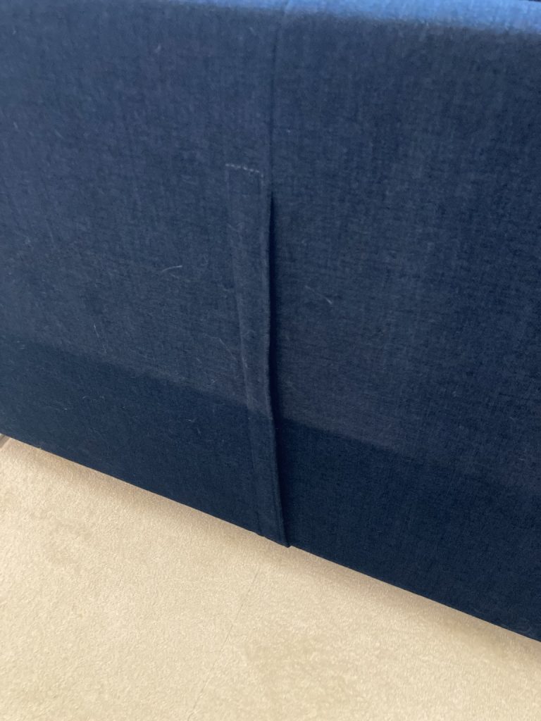 NOYESソファ背面のカバー着脱部分